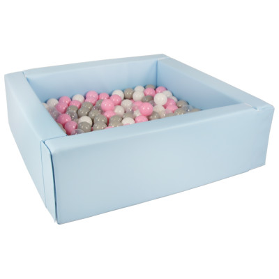 Soft play ball pit with 200 balls